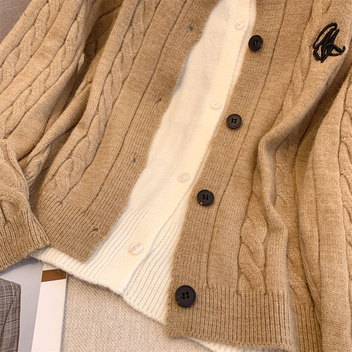 Women's Cable Knit Cardigan Sweater with Embroidery and Faux Two-Piece Design - Image 5