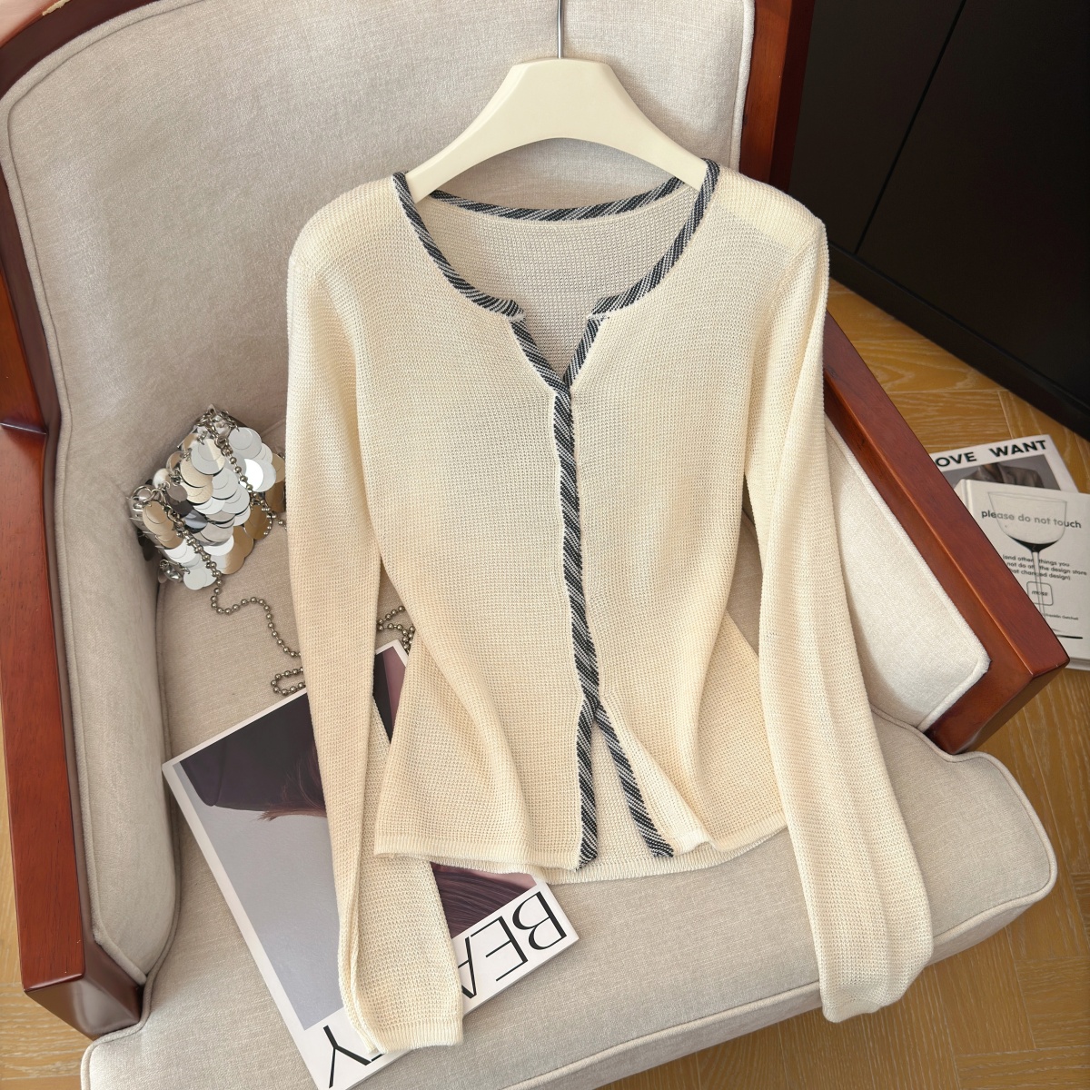 Elegant V-Neck Color-Block Knit Top for Women Fall 2026 Long Sleeve