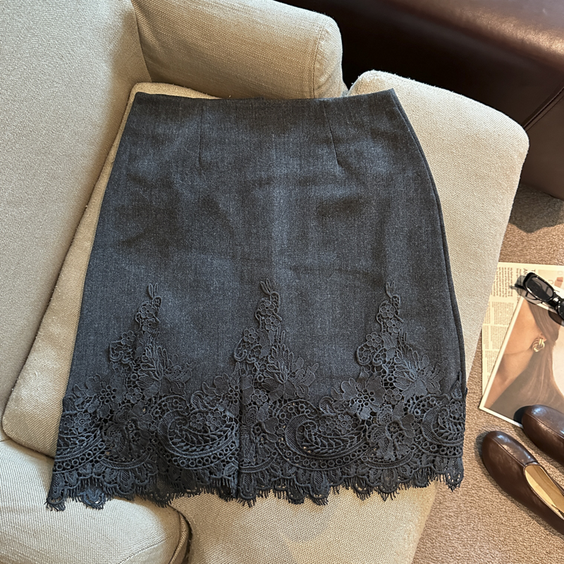 2026 Autumn Korean Minimalist Lace-Trimmed Straight Pencil Midi Skirt for Women - Image 2
